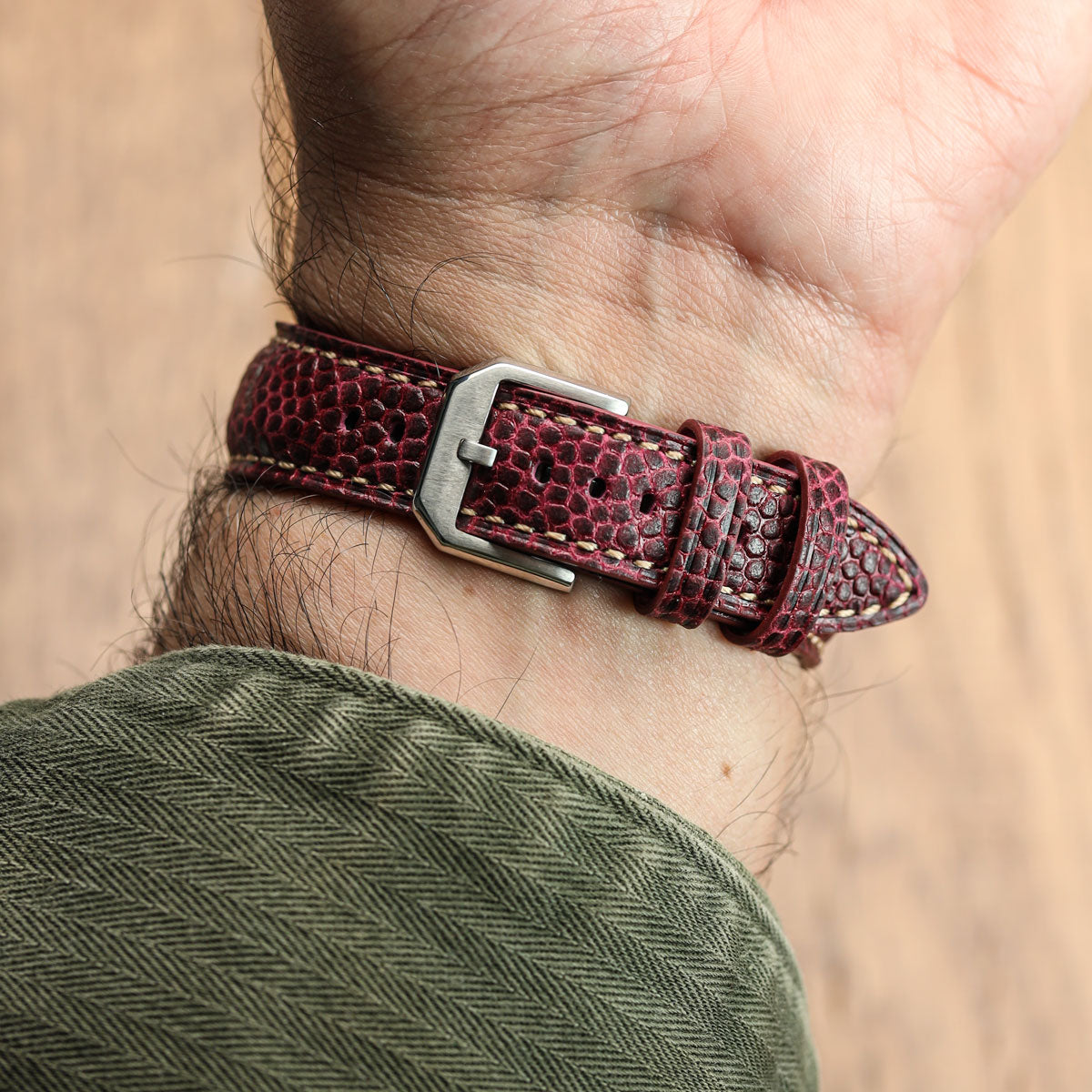 Adassa-Gel padded Lederarmband für Uhren - Kaviar-Oxblood-Rot
