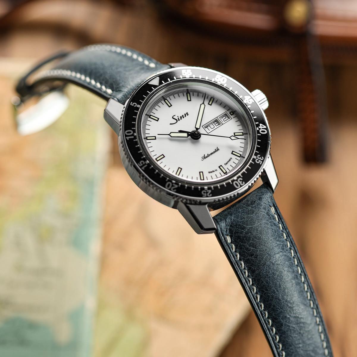 Zeigen Sie Ihren Stil mit dem Lerano Toskana gefütterten Lederarmband in Blau