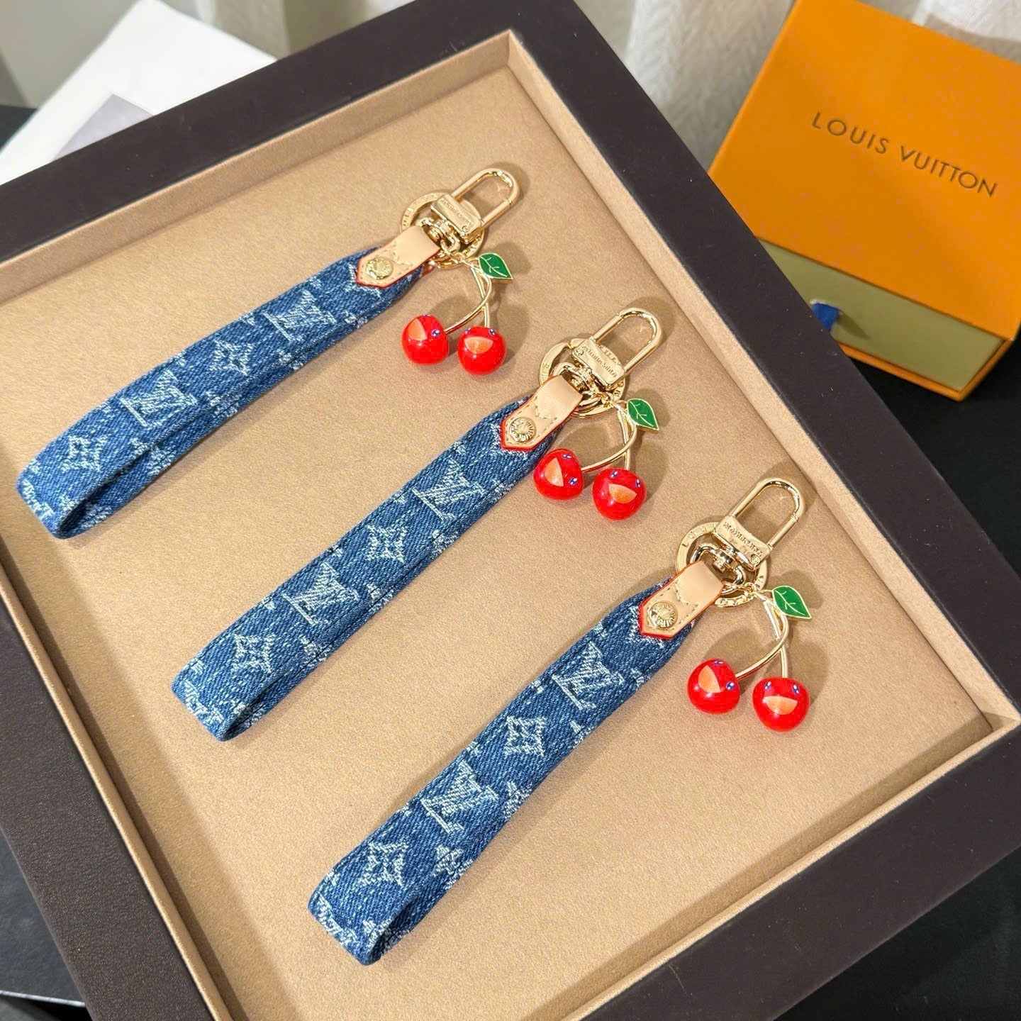 Denim Cerise Dragonne